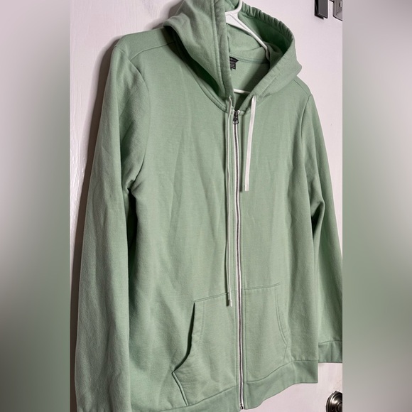 Eddie Bauer Women's Green Fleece hoodie.  Size Large. - Picture 2 of 5